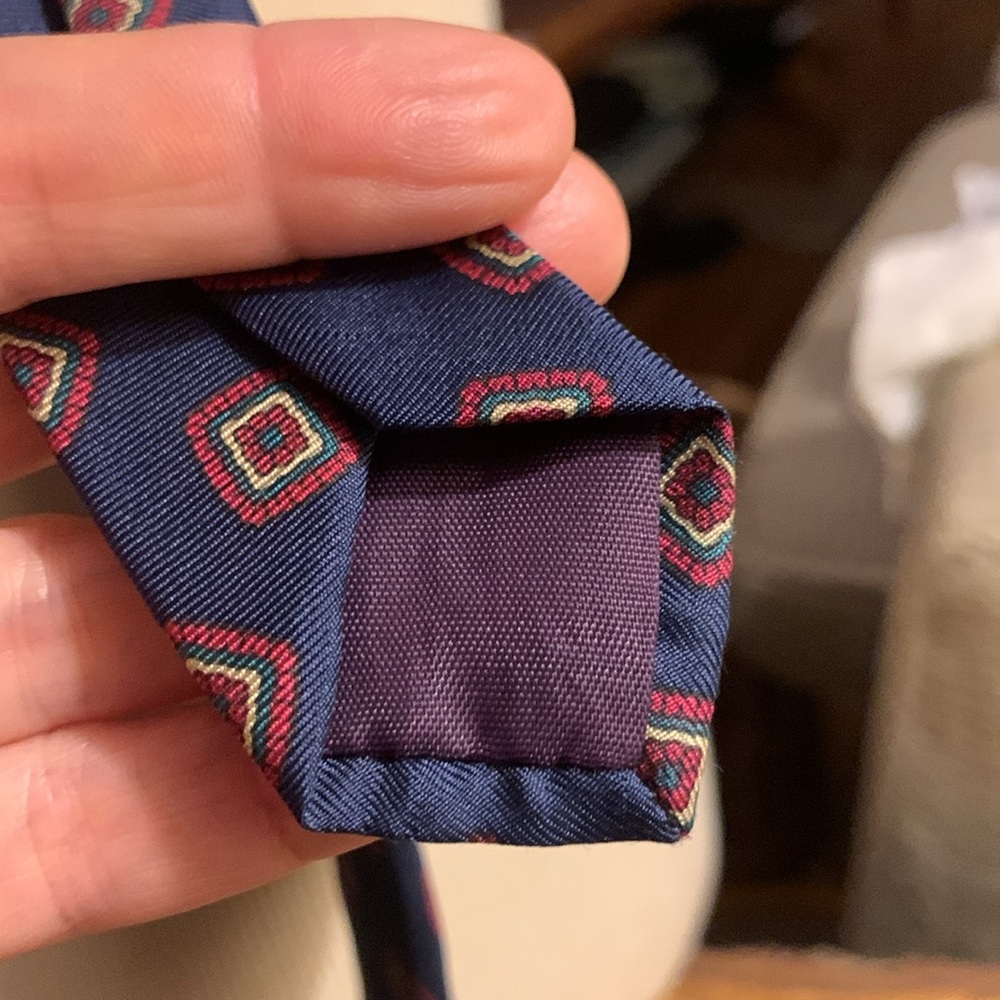 HARVARD COOP CAMBRIDGE BOSTON RIVETZ OF BOSTON SILK FOULARD VINTAGE NECKTIE - Picture 9 of 13